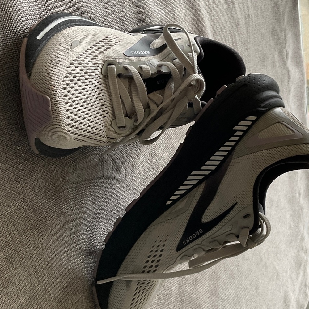 Brooks Athletic Shoes in Gray and Black - Picture 13 of 16